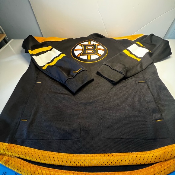 Boston Bruins Face Off Reebok Youth XL/18 Hooded Front Pockets Pullover - Picture 3 of 8